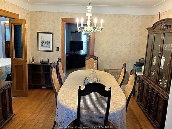 4th image of 972 Parent Ave