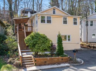 32 Glenna Little Trl, Huntington, NY