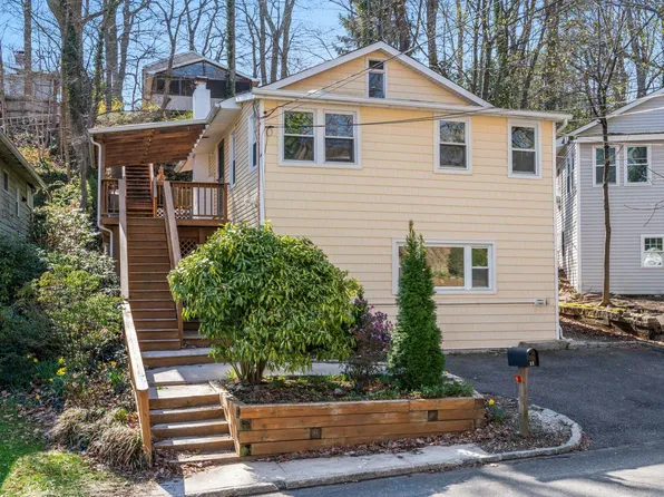 32 Glenna Little Trail, Huntington, NY 11743