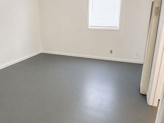 4th image of 212 E Adams St #1