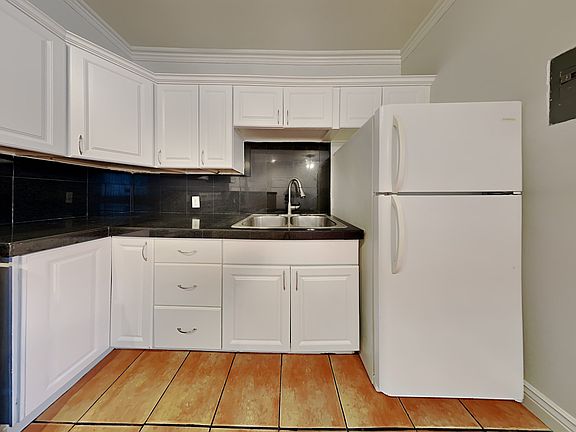4th image of 1315 N Bronson Ave #103
