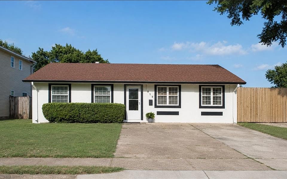 1st image of 813 Oakwood Dr
