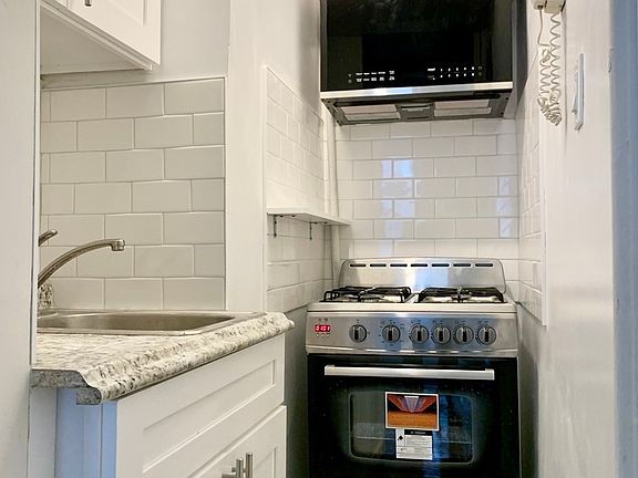 5th image of 127 E 61st St #4F
