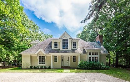 1st image of 9 Georgica Woods Ln