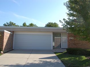 1745 Seton Rd, Northbrook, IL 60062