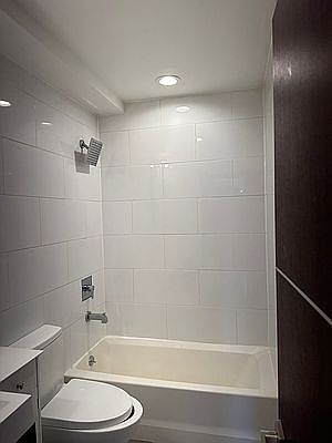 4th image of 10204 37th Ave #3B