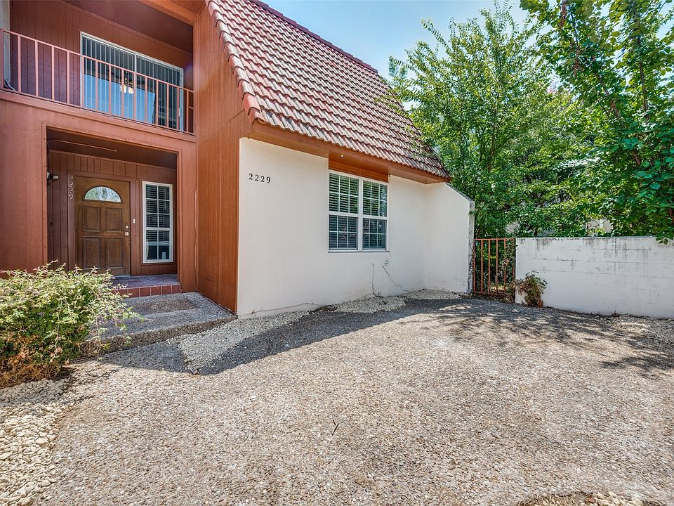1st image of 2229 Seville Ct