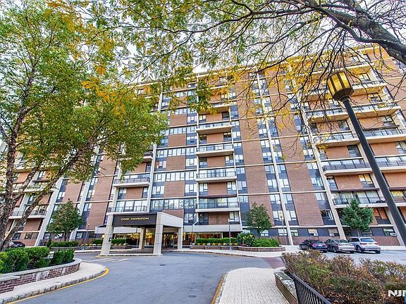 3rd image of 1 Horizon Rd APT 403