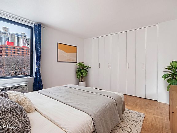 4th image of 1641 3rd Ave APT 3G