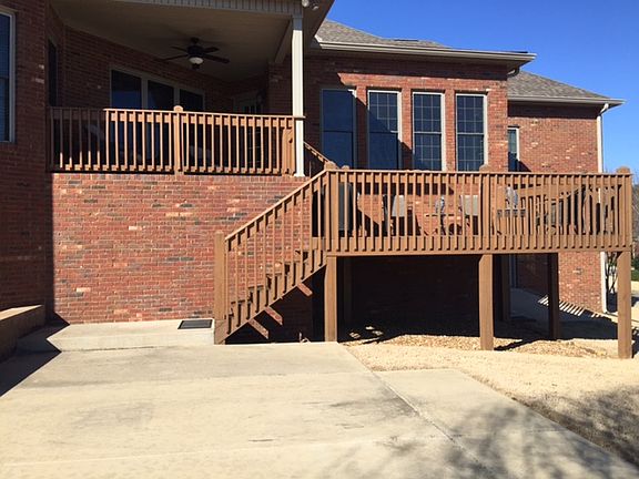 Covered Patio w/ Lower Deck