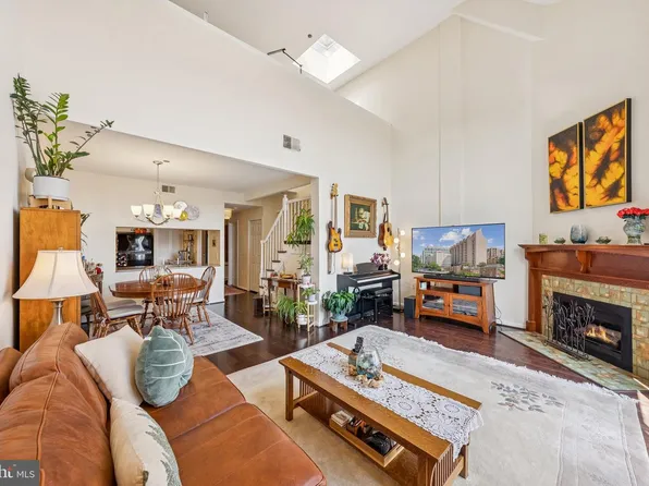 1301 N Courthouse Rd APT 1810, Arlington, VA 22201