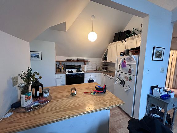 2nd image of 119 Roup Ave APT 3
