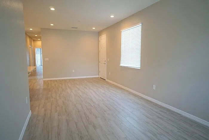 4104 N Thatcher Ave #B — Photo 5