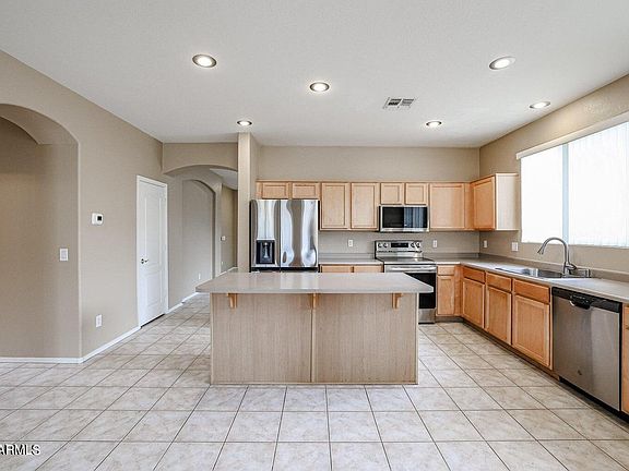 3rd image of 20559 N 94TH Lane