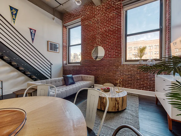 West Lofts — Photo 11
