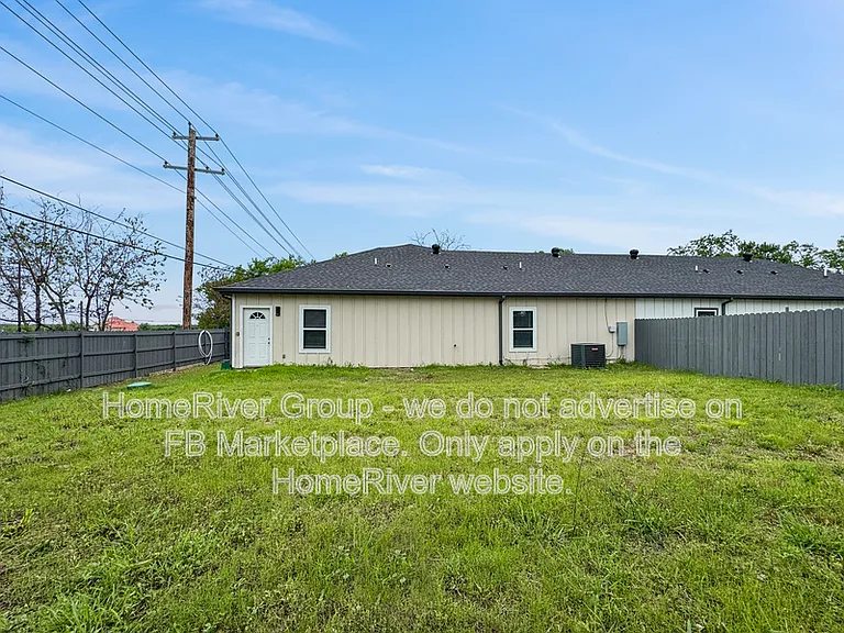 2041B Midlake Ln — Photo 15