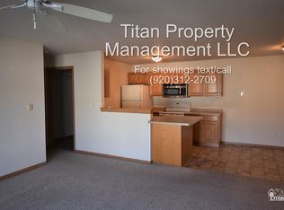 25 E Waukau Ave #B, Oshkosh, WI 54902