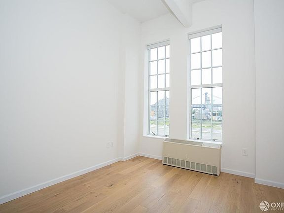 4th image of 184 Kent Ave APT B313