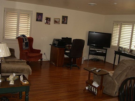 2nd image of 305 N Logan Blvd