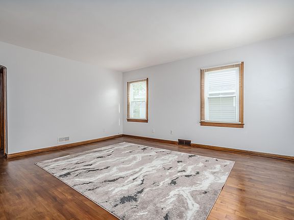 3rd image of 532 Orleans Ave