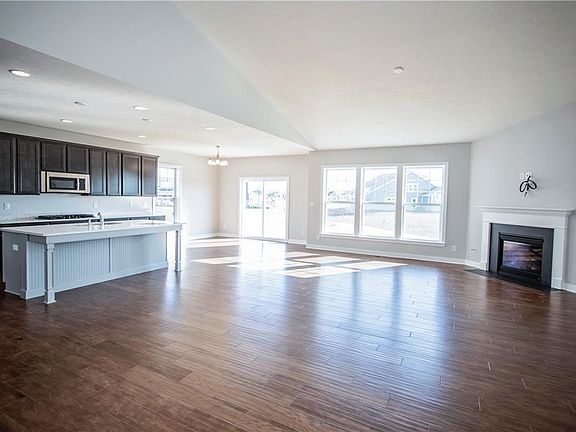 5th image of 15070 Thoroughbred Dr