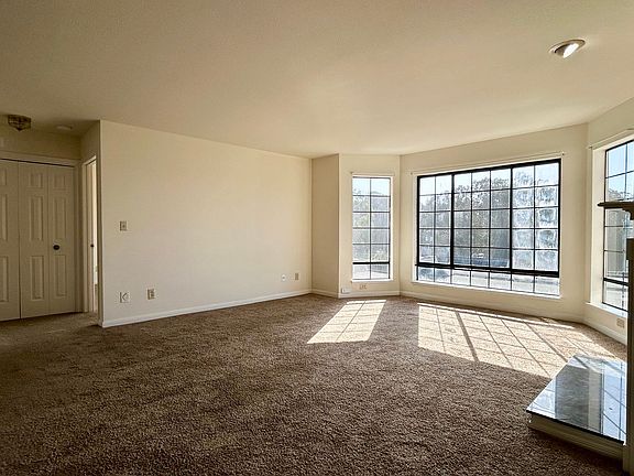 5th image of 2603 33rd Ave APT 203
