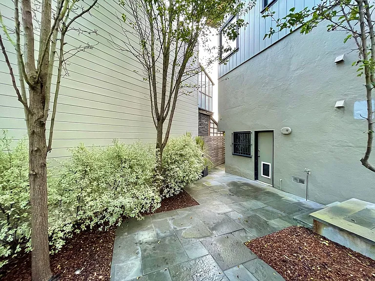 367 Roosevelt Way — Photo 36