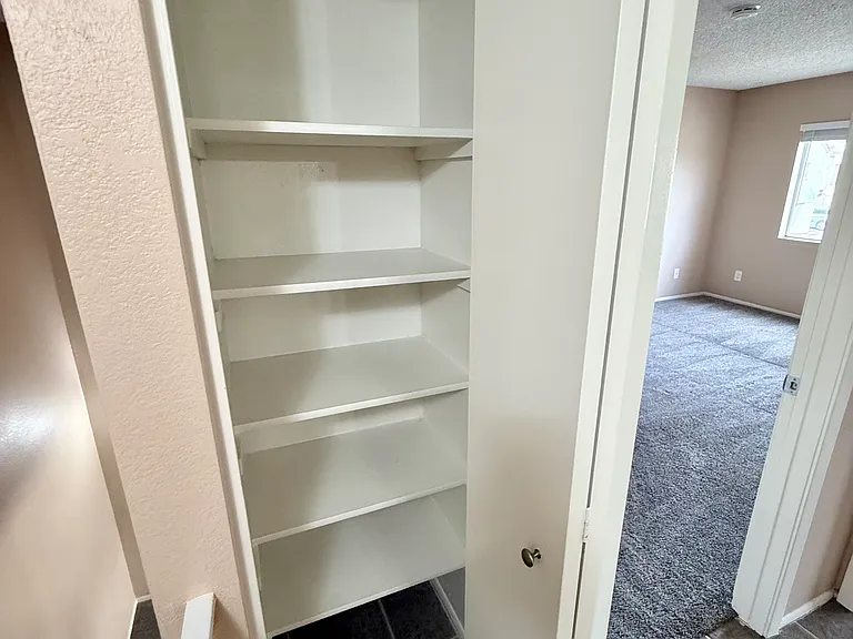 5847 N 48th Dr — Photo 13