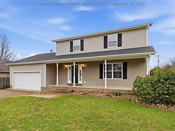 2nd image of 2 Hampton Dr