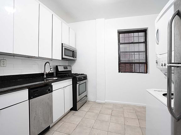 5th image of 2526 Adam Clayton Powell Jr Blvd #3D