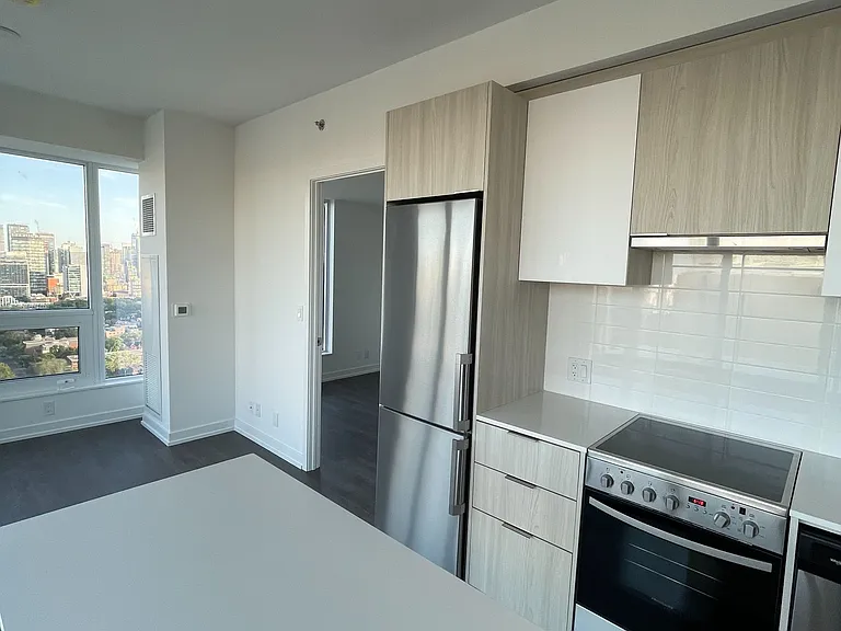 203 College St #2508 — Photo 17