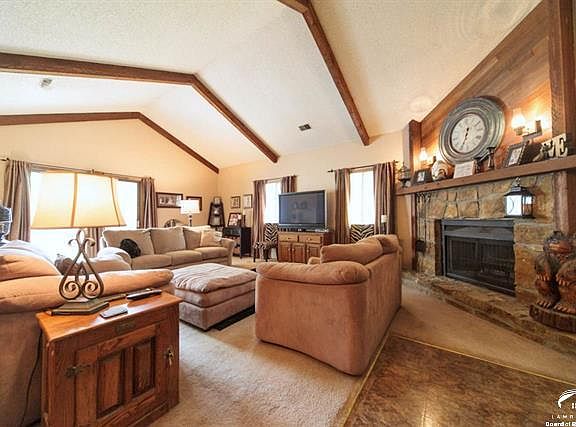 2439  Brookside Dr Lawrence, KS listing photo #2