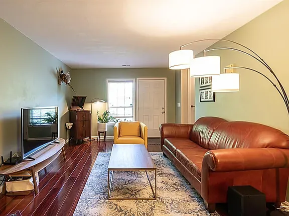 104 Marlowe Ct — Photo 3