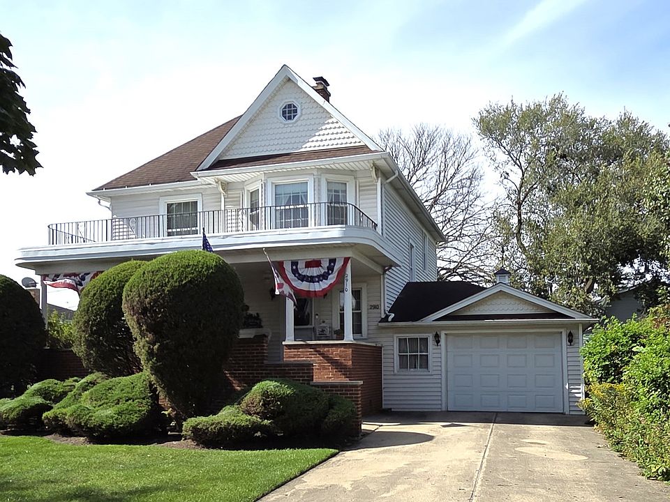 1st image of 2910 Maple St