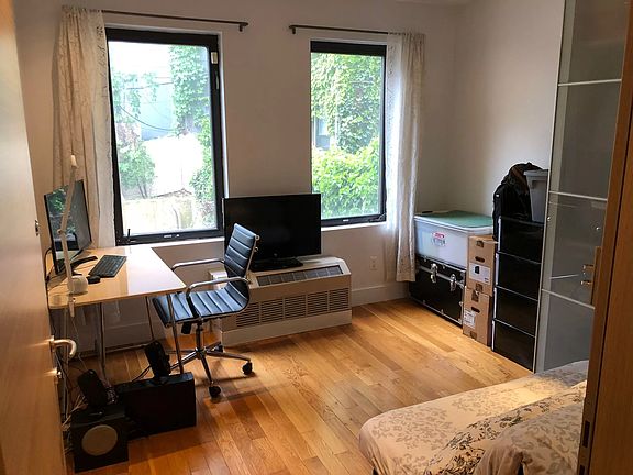 3rd image of 194 Meserole St APT 1B
