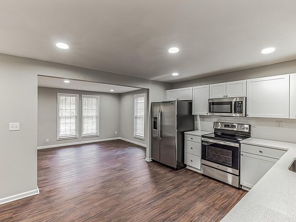 5th image of 6632 Rockwell Blvd