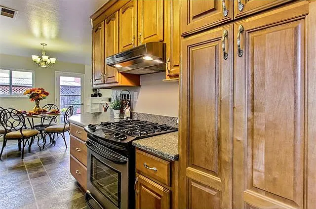 812 Coakley Dr — Photo 5