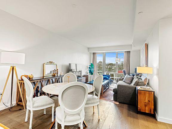 2nd image of 324 Adolphus Ave #612