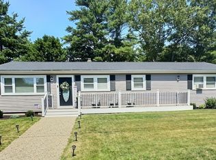 2 McFarlin Rd, Carver, MA 02330