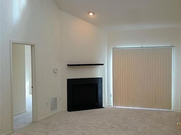 3rd image of 329 Waterford Ter