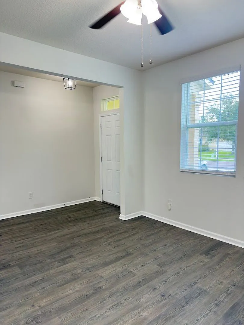 101 Cedar Breeze Drive — Photo 4
