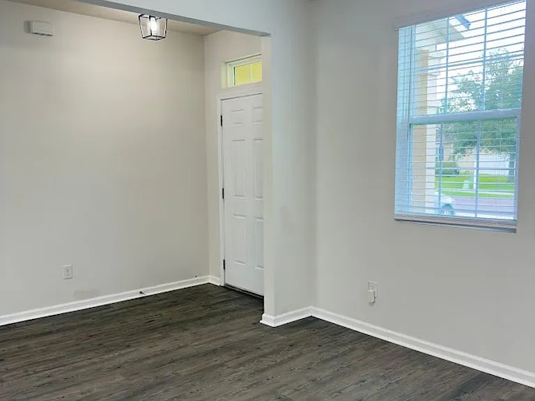 101 Cedar Breeze Dr — Photo 4