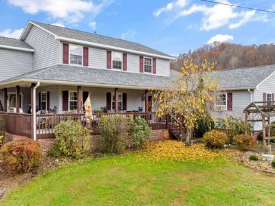104 River Rd, Pennsboro, WV, 26415