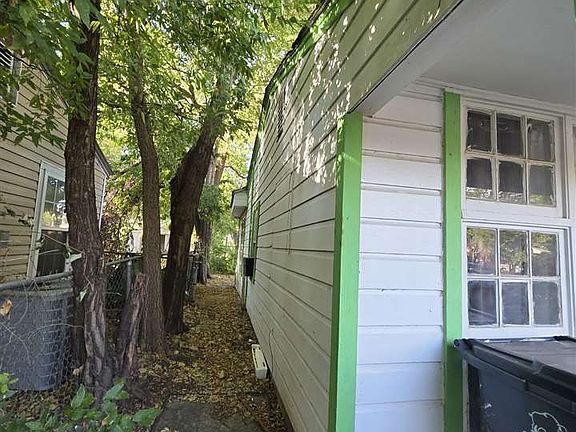 2nd image of 2713 SW I Ave
