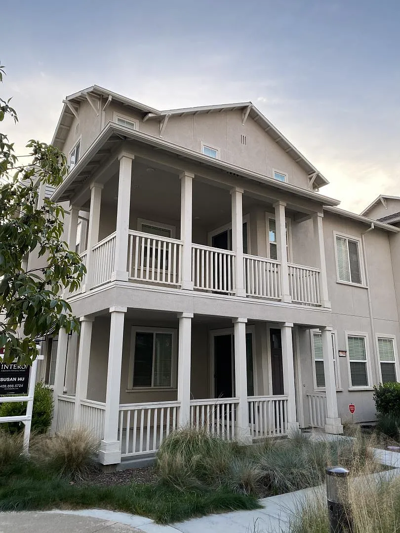 3 bed, 1693 sqft, $4,300 — Photo 1