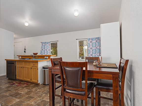 4th image of 2552 Thorn Oak Dr Space 21