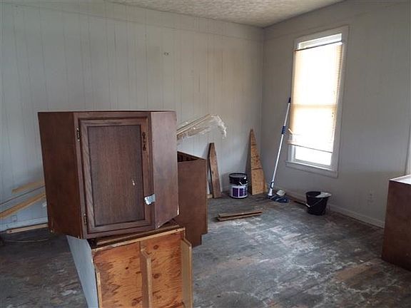 2nd image of 210 E Warrick St