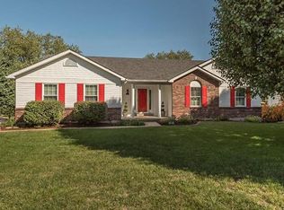102 Walnut Hill Dr, Saint Charles, MO