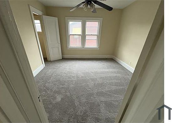 4th image of 11110 Vernon Ave