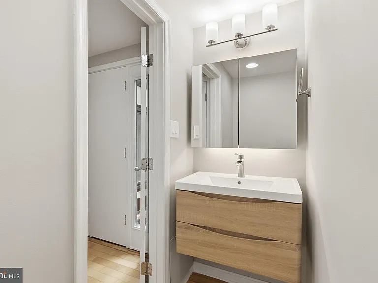 11092 Saffold Way — Photo 14